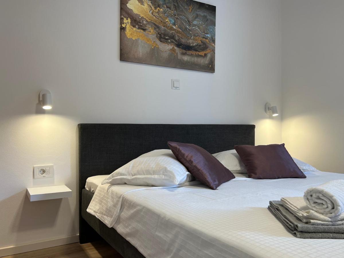 Apartmani Ivelic Supetar Exterior foto