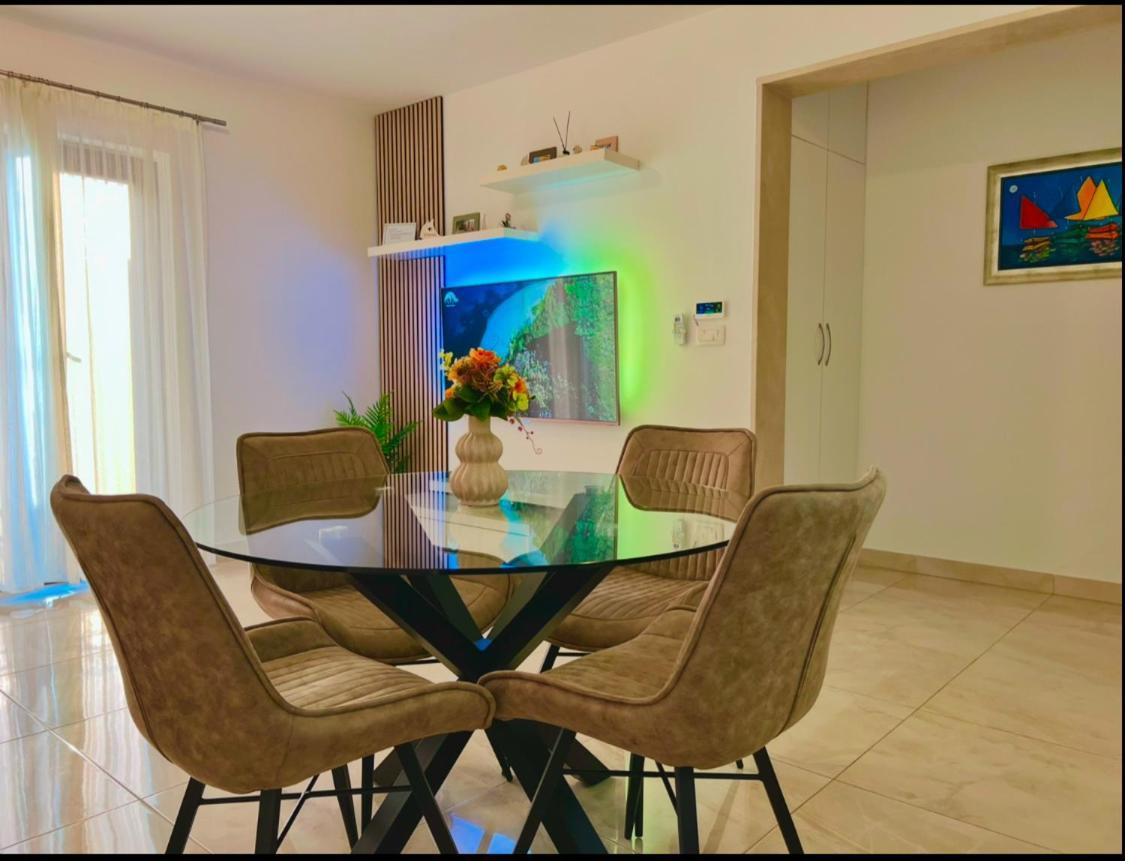 Apartmani Ivelic Supetar Exterior foto